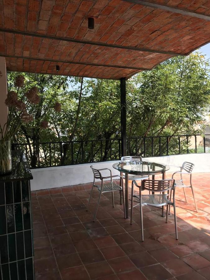Meson San Felipe Aparthotel Guadalajara Buitenkant foto